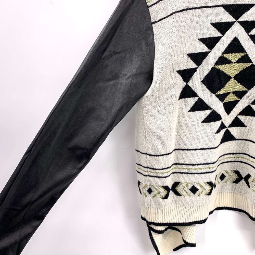 Gianni Bini Tribal Aztec Print Cardigan size small - Picture 5 of 8